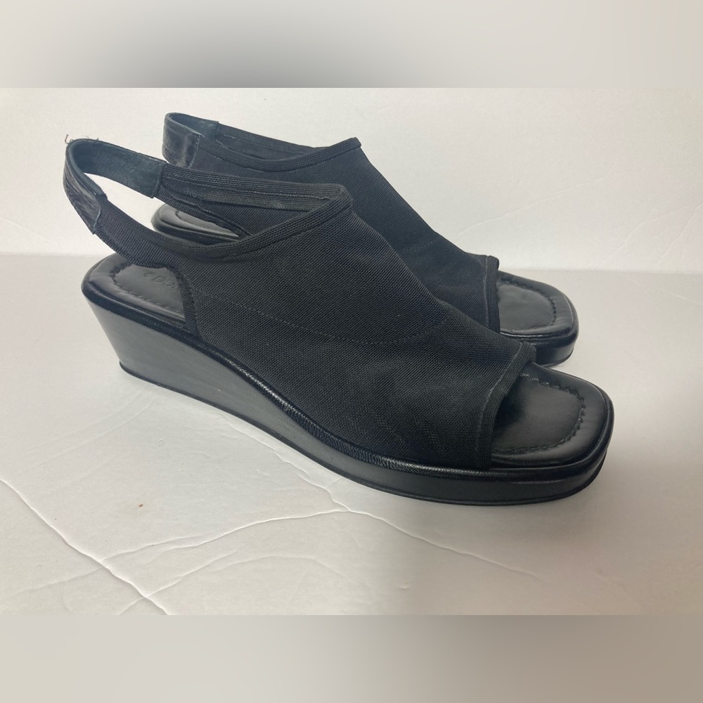 Donald J Pliner S4 CYNDIE Size 8M black sling back wedge sandals square toe